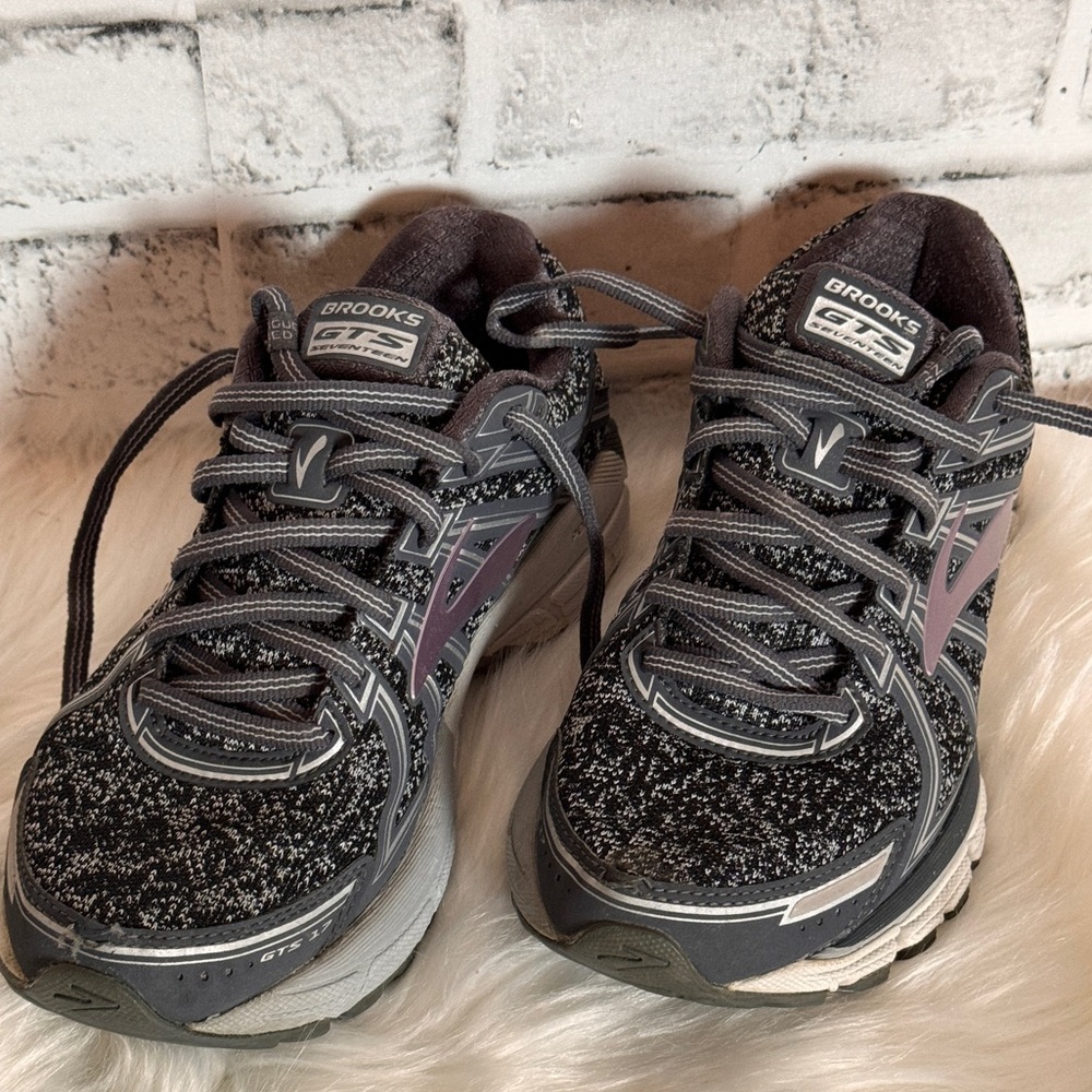 Brooks Womens Adrenaline GTS 17 Airplus Foam Gray Running Shoes Sneakers 7